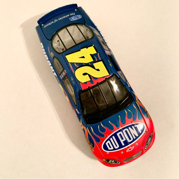 Jeff Gordon NASCAR #24 DuPont 2003 Monte Carlo Diecast Action Racing Stock Car - Picture 4 of 10